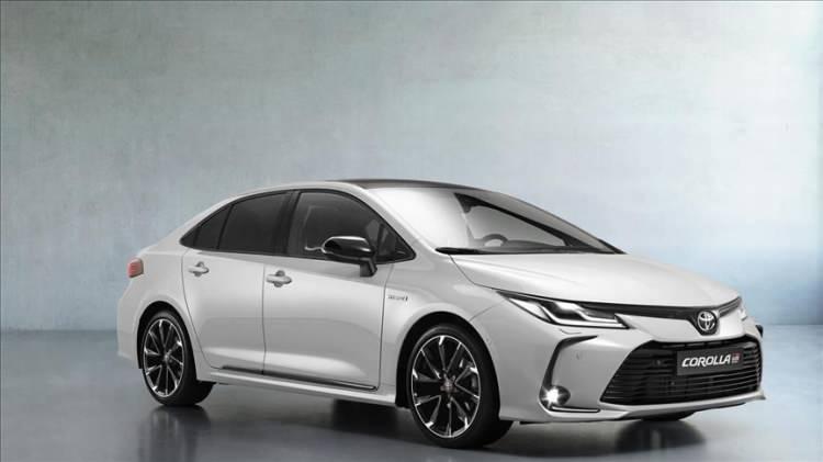 <p>Toyota Corolla 1.8 Hybrid Flame X-Pack e-CVT<br />
<br />
Aralık: 853,650 TL<br />
Ocak 2023: 902,800 TL</p>