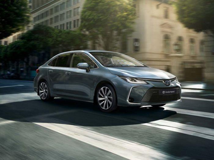 <p>Toyota Corolla 1.8 Hybrid Passion X-Pack e-CVT</p>
<p>Aralık: 917,800 TL<br />
<br />
Ocak 2023: 970,700 TL</p>