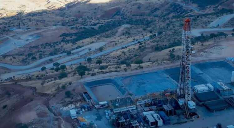 <p>Üç yıl önce yapılan sismik araştırmalardan sonra köylülerde bir beklenti oluştuğunu anlatan Vural, şunları söyledi:</p>
<p> </p>