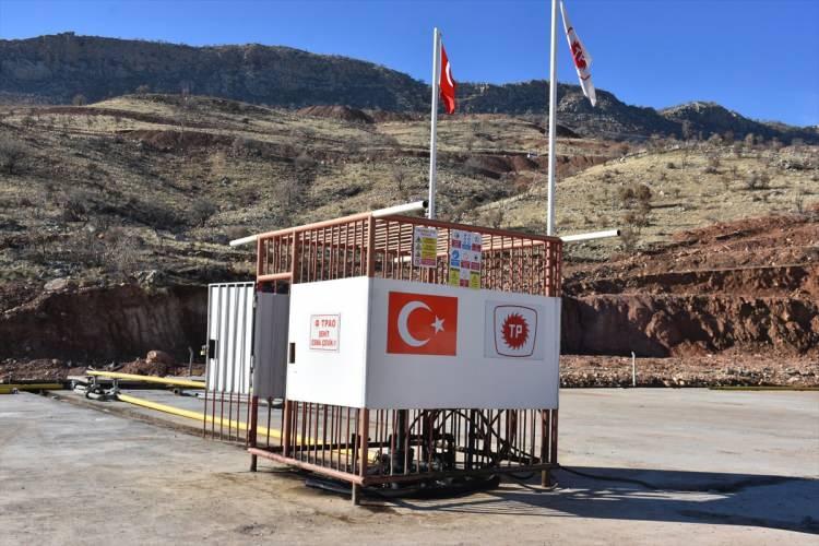 <p><span style="color:#B22222"><strong>PETROL İNSANLARA İŞ KAPISI OLACAK</strong></span></p>
