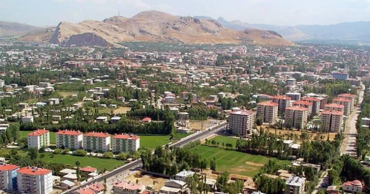 <p>"Özellikle Gabar'daki kuyular daha derin ve daha işletilmeye elverişli görünüyor. Acaba Van için de bir çalışma başlatılabilir mi?</p>