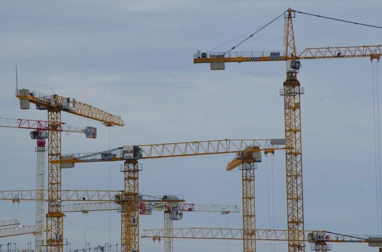 <p>Gedikli, konut kredisi faiz oranlarının kredinin miktarına göre değişip değişmeyeceğiyle ilgili de “Hane geliri ve çekilecek kredi tutarına göre oran değişebilir. 0.69 seviyesinden çok yukarı çıkmayacaktır” diye konuştu.</p>