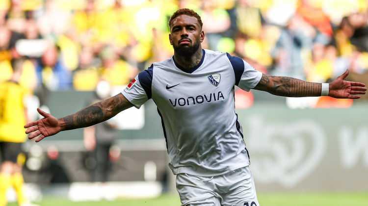 <p>Jürgen Locadia / Forvet<br />
<br />
<strong>Yaş: <strong>29</strong><br />
<br />
Piyasa Değeri: </strong>2 Milyon Euro<br />
<br />
<strong>Son Oynadığı Takım: </strong>Persepolis</p>
