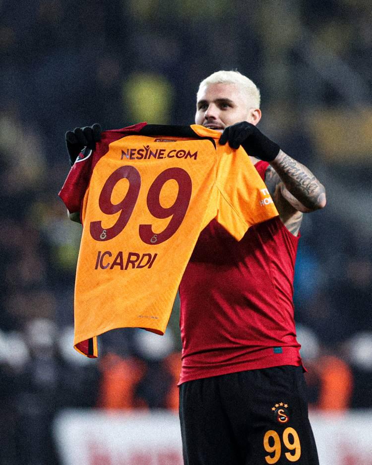 <p>İspanyol basınından Infobae'nin dev derbiyle ilgili sayfasında, Mauro Icardi'nin gol sevincine dikkat çekildi. Arjantinli santrforun, Lionel Messi'nin Real Madrid'e attığı gollerden sonra yaptığı sevinci taklit ettiği belirtildi.</p>
