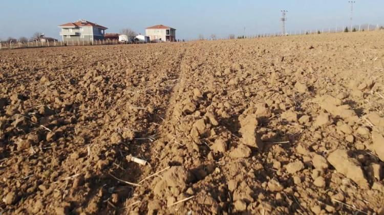 <p>Milletten bir isteğim var; yağmur duasına çıksın rahmet duasına çıksın. İnşallah bizim dualarımız kabul olur. Rahmet yağar bizde rahatlarız. </p>