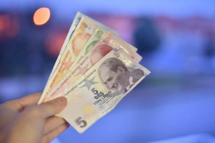 <p>Emeklilere yapılan yüzde 30 zammın ardından yakın tarihteki başka bir ödeme, merak konusu oldu.</p>