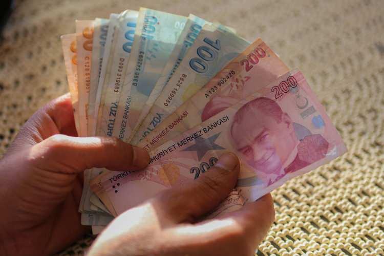 <p>Kurban Bayramı'yla birlikte 2023 ikramiye tutarı toplamda 2 bin 860 TL olacak.</p>
<p> </p>
