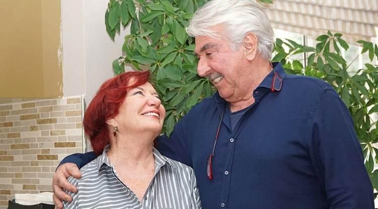 <p><span style="color:#000000"><strong>1972 yılından beri meslektaşı Güzin Özyağcılar ile mutlu bir evlilik sürdüren usta sanatçı, geçtiğimiz günlerde eşiyle yaşadığı tatsız bir olayla gündeme geldi. </strong></span></p>
