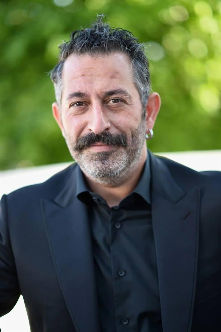 <p><span style="color:#8B4513"><strong>Cem Yılmaz (49)</strong></span></p>
<p> </p>