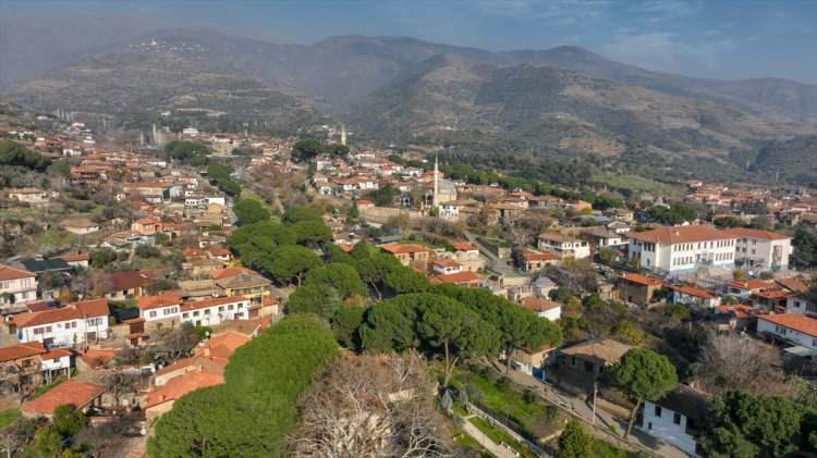 <p> Turizmde hak ettiği yere geleceğine inanılıyor</p>
<p>Şener, BMDTÖ kararının Birgi'de bir turizm hareketi başlatacağını vurgulayarak, sözlerini şöyle tamamladı:</p>