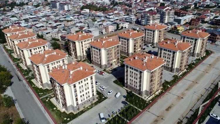 <p><strong>BAŞVURULAR NE ZAMAN BAŞLAYACAK, NASIL YAPILACAK?</strong></p>

<p> </p>

<p>Açıklama doğrultusunda orta gelirliye konut kampanyası başvuruları bugün (16 Ocak) başladı.</p>

<p> </p>
