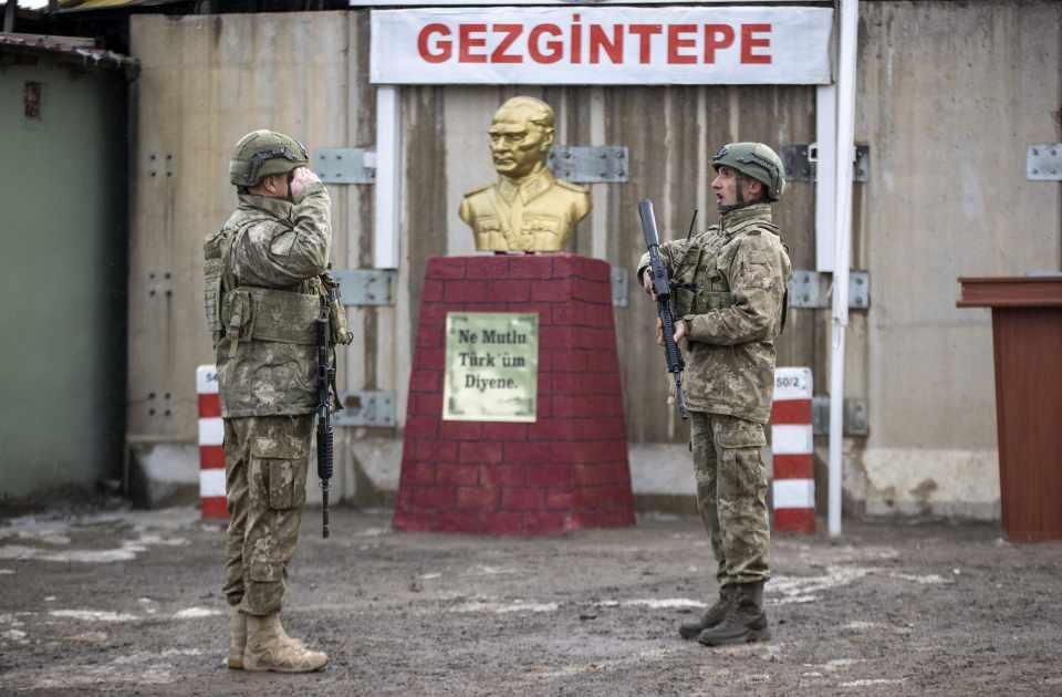 <p> Ölürsek şehit, kalırsak gazi anlayışıyla mücadelemiz sürecek. Türk komandolar olarak bizim anlayışımız budur. Milletimiz rahat olsun, dualarını bizden esirgemesinler."</p>