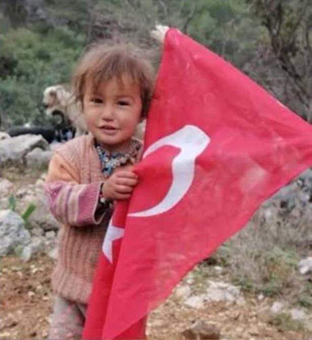 <p>Mersin'in Gülnar ilçesinde, 3 yaşındaki Müslüme Yağal'ın şüpheli ölümüyle ilgili görülen davada küçük kızın annesi S. Yağal, kayınpederiyle alakalı şoke eden bir iddiada bulundu.</p>

