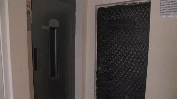 <p>Kendinizi elinizden geldiği kadar toplayıp küçülmeye, mümkün olduğu kadar az alan kaplamaya çalışmalısınız.</p>