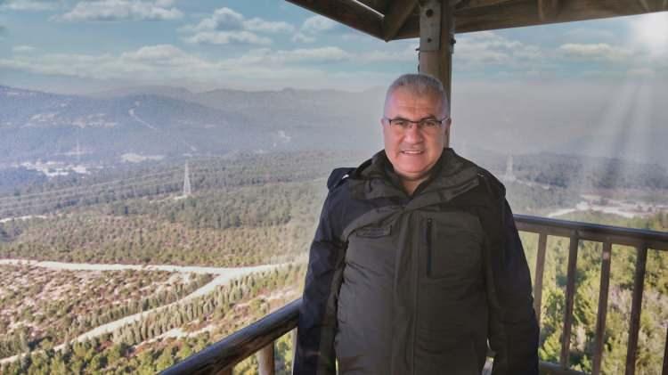 <p><strong>2022 YILINDA 995 HEKTAR ALANDA 2 MİLYON 522 BİN FİDAN DİKİLDİ</strong></p>

<p> </p>

<p>Orman Bölge Müdürü Zafer Derince, İzmir'de 2022 yılında 995 hektar alanda 2 milyon 522 bin fidan dikip, 14,6 milyon adet tohum ektiklerini de sözlerine ekledi.</p>
