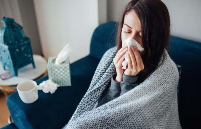 <p><strong>Soğuk havalar ya da herhangi bir belirgin sebep olmaksızın oluşan üşüme hissi, vücudun soğuk hissetmesi olarak tabir edilebilir.</strong></p>
