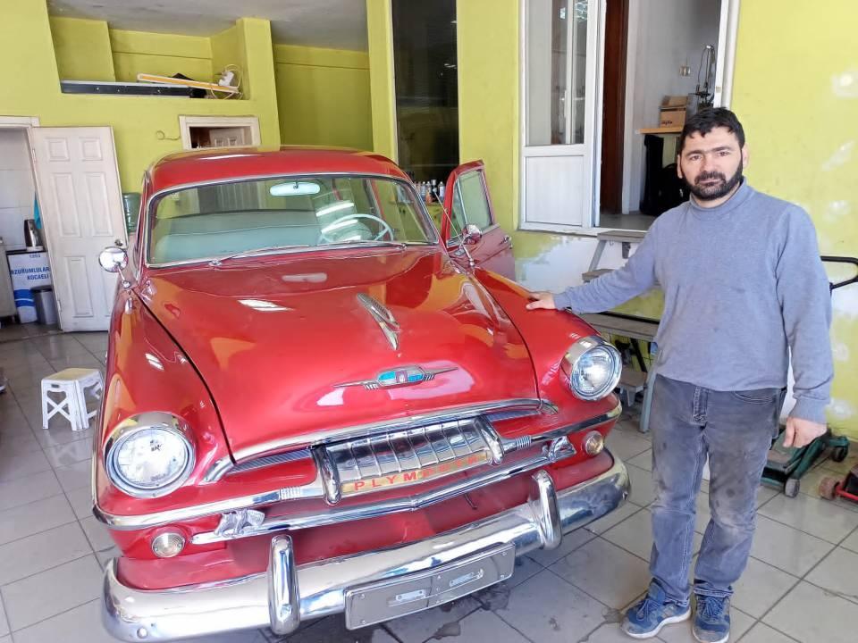 <p>Kocaeli’nin İzmit ilçesinde yaşayan oto elektrikçisi, klasik otomobilleri özenle toplayıp dükkanında sergiliyor.</p>
