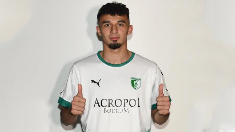 <p>Gökdeniz Bayrakdar / Orta Saha<br />
<br />
Antalyaspor >>> Bodrumspor <br />
<br />
Kiralık</p>
