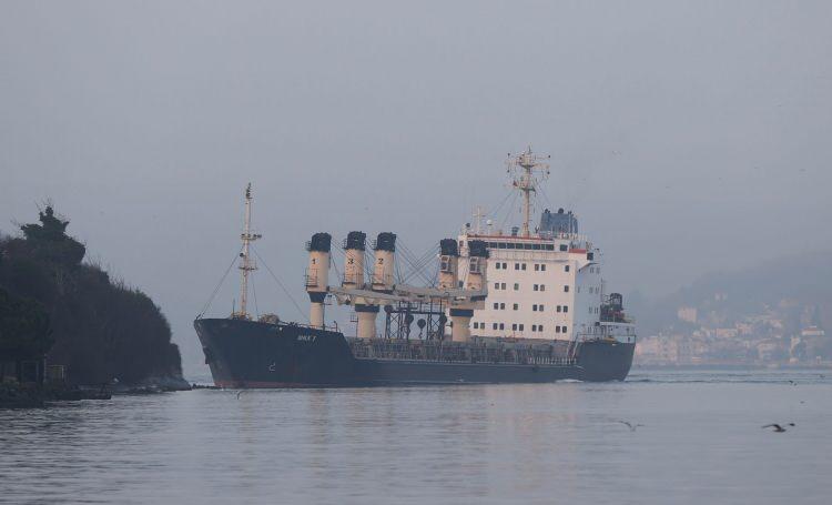 <p>İstanbul Boğazı'nda karaya oturan yük gemisi nedeniyle gemi trafiği askıya alındı.</p>

<p> </p>
