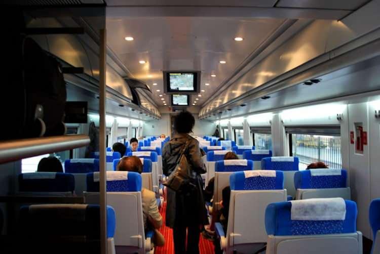 <p>İSTANBUL-ANKARA YHT: 3.9 milyar dolar GSYH, 8.5 milyar dolar üretim, 812.3 milyon dolar ihracat, 186.2 milyon dolar vergi geliri ve yıllık ortalama 9.3 bin kişi istihdam sağladı. Tasarruf 123.4 milyon dolar.</p>
<p> </p>
