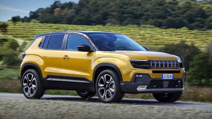 <p>JEEP</p>

<p>Bir diğer ABD'li otomotiv üreticisi Jeep de, elektrikli SUV modeli Avenger'i Avrupa ile birlikte Türkiye'ye getirme planları yapıyor.</p>

<p> </p>

<p> </p>
