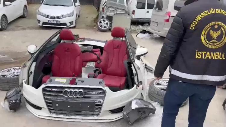 <p>Alıcı ile satıcının birbirlerini daha önceden tanıdıkları ve aralarında bir alacak verecek meselesi olduğu belirlendi. Bu gelişme üzerine otomobilin eski sahibi Muhammet R.Y. polis tarafından gözaltına alındı.</p>