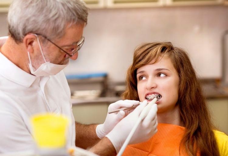<p>Ortodontist</p>

<p> </p>
