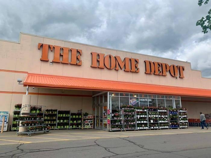 <p>MARKA: Home Depot</p>

<p>ÜLKE: ABD</p>

<p>İŞ KOLU: Perakende</p>

<p>MARKA DEĞERİ (MİLYAR DOLAR): 61,1</p>

