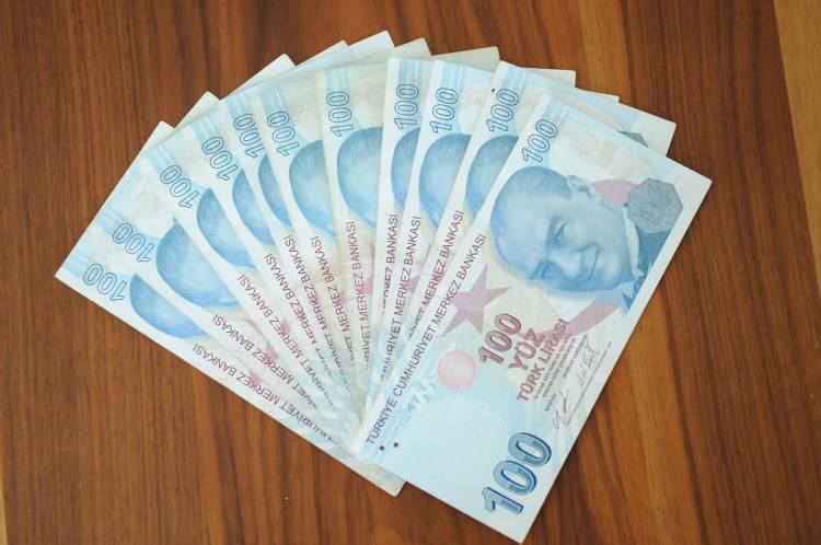 <p> Emekli adayları artış oranının yüzde 17 civarında kalması nedeniyle hata olup olmadığını merak etti.</p>