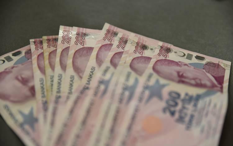 <p>SGK'nın hesaplama robotunda aralık ayında maaşı 10 bin lira gözüken biri ocak ayında aylığının 13 bin lira olmasını bekliyordu. </p>
