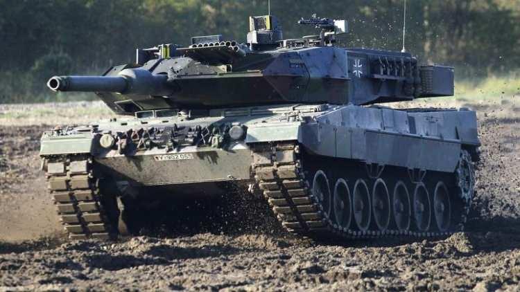 <p>NATO üyesi ülkeler son dönemde Rusya'ya karşı mücadelesinde Ukrayna'ya gönderilecek ağır silahlar konusunda anlaşmazlıklar yaşıyor. </p>
