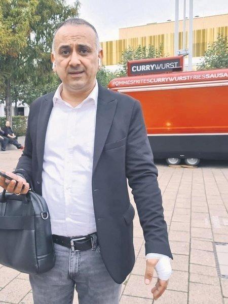 <p>Karakoyun 'un Prenzlauer Promenade 47 Berlin adresinde şubesi bulunan Kita Peace Kids (barış çocukları yuvası) adlı anaokullarının da sahibi. Zaman zaman bu anaokullarını denetime çıkan Karakoyun, tüm Berlin'de çoklu şubeleşme yolunda hızla ilerliyor.</p>
<p><strong>FOTOĞRAF: SABAH GAZETESİNİN ALMANYA TEMSİLCİSİ İSMAİL EREL</strong></p>