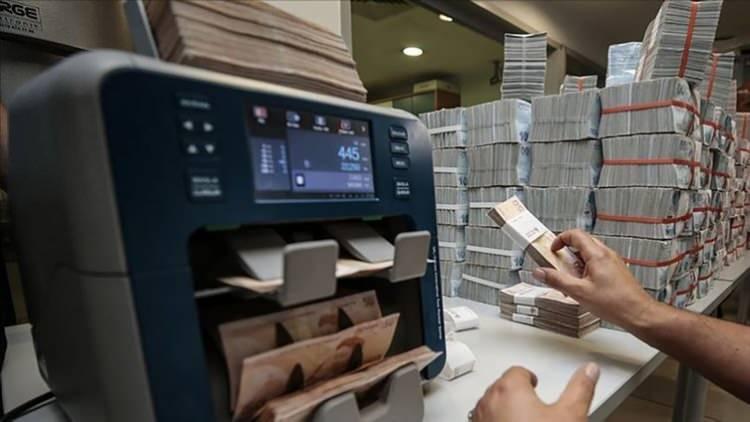 <p>Hava değişim sürelerinin aşan kısmı düşüldükten sonra kalan süreler borçlanılabiliyor. Şubat 2014 tarihine kadar uzun dönem askerlikte 3 aya kadarki kısmı, Şubat 2014-Haziran 2019 arasında uzun dönem askerlikte 30 güne kadarki kısmı borçlanılabilir.</p>
<p> </p>