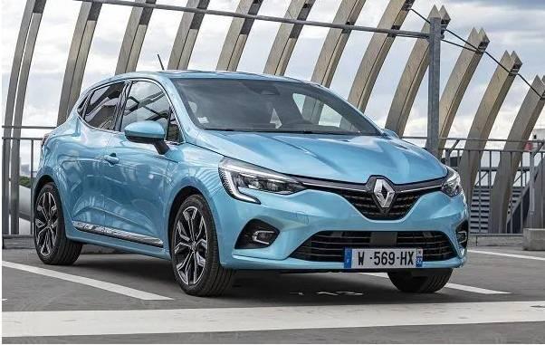 <p>Fransa kaynaklı sızıntılara göre Renault atmosferik motorla güçlendirdiği, ince saç yapısıyla daha hafif olan ve içerisinde radyo dahi bulunmayan bir Clio modelini satışa sunacağı otomobil piyasasında konuşulan iddialar arasında yer alıyor.</p>
