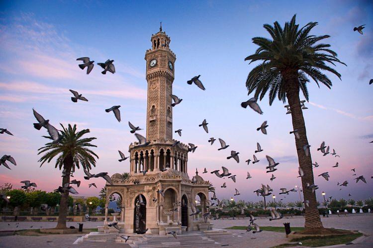 <p><span style="color:#B22222"><strong>8- İZMİR</strong></span></p>

<p><strong>İzmir, 1 milyon 970 bin 772 nüfusuyla en kalabalık sekizinci şehir olabilecekti.</strong></p>
