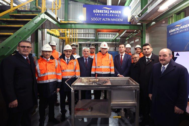 <p>Türkiye 'Milli Enerji ve Maden Politikası' kapsamında önemli bir adımı daha attı. Başkan Recep Tayyip Erdoğan'ın katılımıyla "Gübretaş Maden Yatırımları AŞ Söğüt Altın Madeni Tesisi açılışı gerçekleştirildi. </p>
