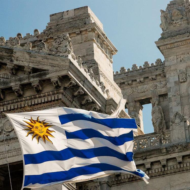 <p>96- URUGUAY</p>

