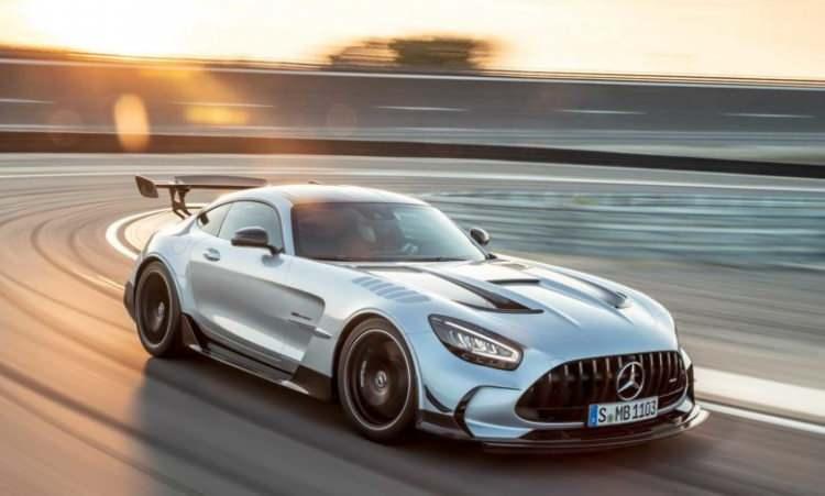 <p>Şanzıman AMG SPEEDSHIFT DCT 7G</p>
<p>Karma Koşullarda Yakıt Tüketimi 12,8 lt/100 km</p>