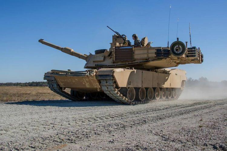 <p>Bu gelişme sonrası "Abrams tankları, Ukrayna'nın eline geçtiğinde savaşın seyri değişir mi? 'Abrams' tanları ve özellikleri neler? Kaç ülkede var? ve Hangi savaşlarda kullanıldı?" sorusu sorulmaya başlandı.</p>

<p> </p>
