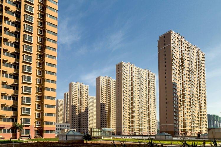 <p> Bakanlık bu düzenlemeyle kat maliklerin içinden seçilen yönetimlerin değil, profesyonel şirketler tarafından yönetilen sitelerden, apartmanlardan gelecek başvuruları inceleyecek. Bu ayrıntının da bilinmesi gerekir."</p>