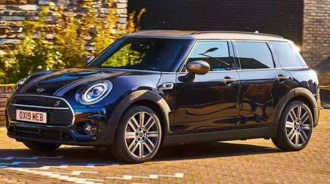 <p>Mini Cooper Clubman One D versiyonu kilometrede 0,91 kuruş yakıt tüketiyor.</p>
