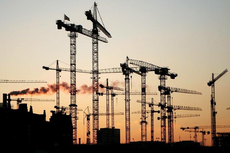 <p>Kat maliklerinin site aidatlarına yapacakları itirazlar için mahkemeye başvurmaları gerektiğini ancak dava süreci uzun sürdüğü için mağduriyet oluştuğunu anlatan Ağaoğlu,</p>