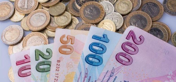 <p> Bu düzenlemeyle 2,5 milyon sürücünün ceza puanları silinecek ve 10 bine yakın ehliyet iade edilecek.</p>
