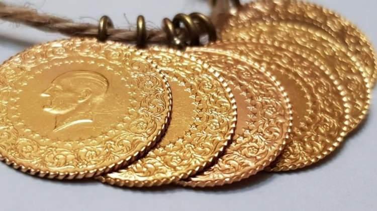 <p>Her ne kadar yakın vadede 2025 dolar, 2023 ikinci yarısında 2200 dolar civarına kadar yükseliş olasılığı daha yüksek olsa da, ben değerli metaller cephesinde diğer seçeneklerin daha tercih edilir hale geldiğini, altının son iki ayda kaydettiği yüzde 20’lik güçlü ralliyi benzer bir hızla sürdürmesinin ise zor olacağını düşünüyorum.</p>