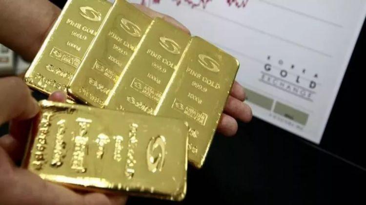 <p>4- ING, Fed'in faizlerinin 2023'te altın için çok önemli olduğunu hatırlatıyor ve şöyle diyor:</p>

<p>“İleriye baktığımızda, altının Fed'in para politikasına karşı duyarlılığını koruyacağını düşünüyoruz. Daha az şahin bir Fed muhtemelen daha zayıf bir ABD Dolarına yol açacak ve bu da daha yüksek altın fi yatlarını destekleyecektir. Bir şahinlik emaresi ise muhtemelen altını aşağı itecektir. Altın fi yatlarının 2023 boyunca yükseliş yönlü hareket etmesini bekliyoruz. Son çeyrek ortalama fi yat beklentimiz ise 1.900 dolar”</p>
