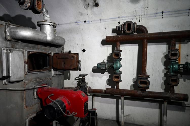 <p>Sığınağın ön tarafında, misafirleri karşılayacak, sanat galerileri ve yeme içme mekanlarının yer alacağı fuaye alanının da yapılması planlanıyor.</p>
<p> </p>