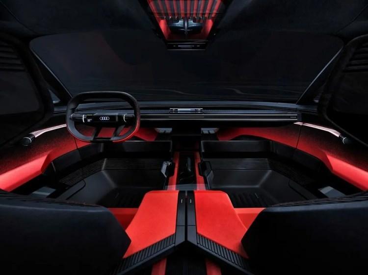 <p>Audi grandsphere ve Audi urbansphere konsept otomobilleri gibi, activesphere konsepti de seri üretim için Audi'nin en yenilikçi elektrikli tahrik sistemi Premium Platform Electric veya kısaca PPE'yi kullanıyor. </p>