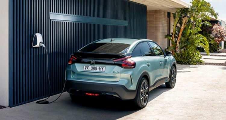 <p>Geçen yıl elektrikli otomobil sayısında bir önceki yıla göre yüzde 132,2 artış oldu. </p>