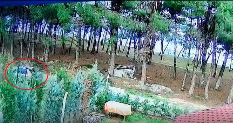 <p>Kurşunların isabet ettiği ve içerisinin kanlar içerisinde olduğu görülen Mehmet Ergüner’e ait otomobil ile Remzi Ergüner’e ait otomobil, polis ekiplerinin incelemelerinin ardından çekici yardımıyla olay yerinden kaldırıldı.</p>