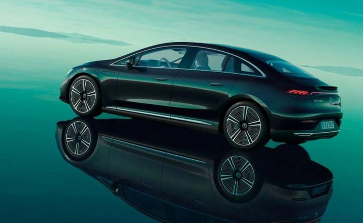 <p>MERCEDES-BENZ<br />
Mercedes-Benz EQE 350 4MATIC AMG </p>